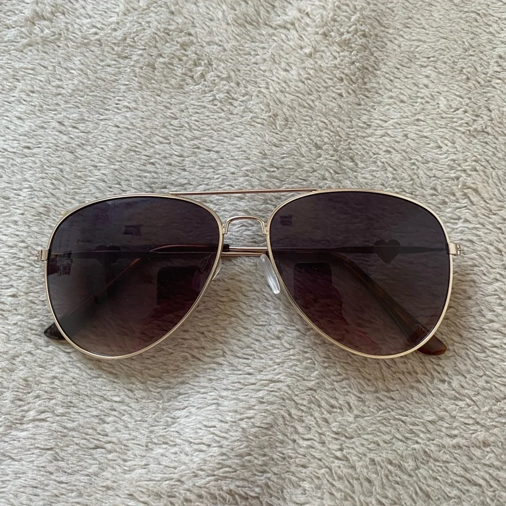 Assorted Sunglasses - Picture 2 of 9